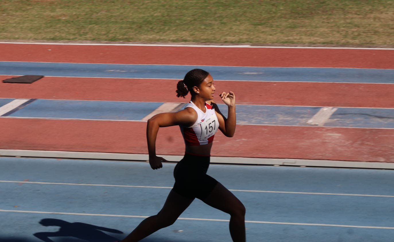 Jovem talento do atletismo é selecionada para projeto de desenvolvimento esportivo em parceria com o Cruzeiro
