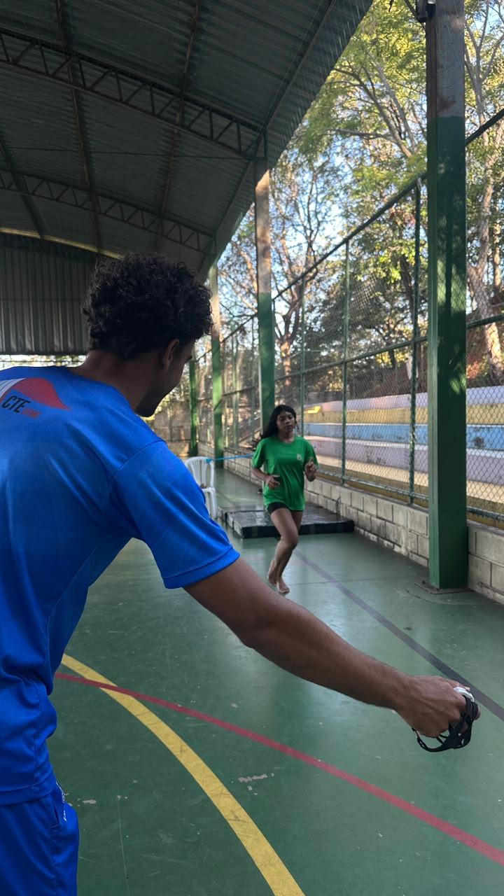 Projeto Corridas, Saltos, Lançamentos e Superação promove primeira Oficina de Atletismo em escola parceira